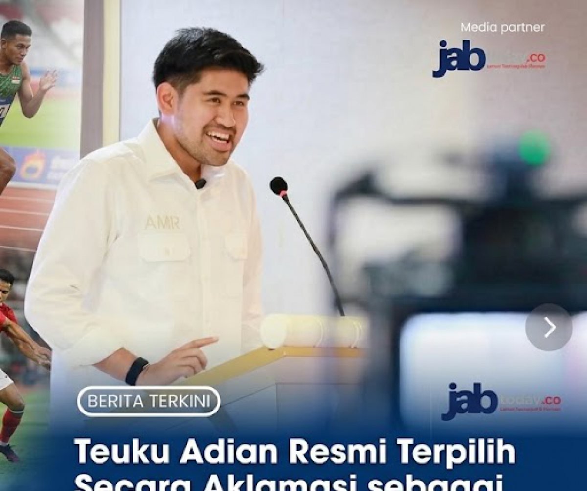 Penyerahan simbolis dukungan pembinaan kepada pengurus cabor.